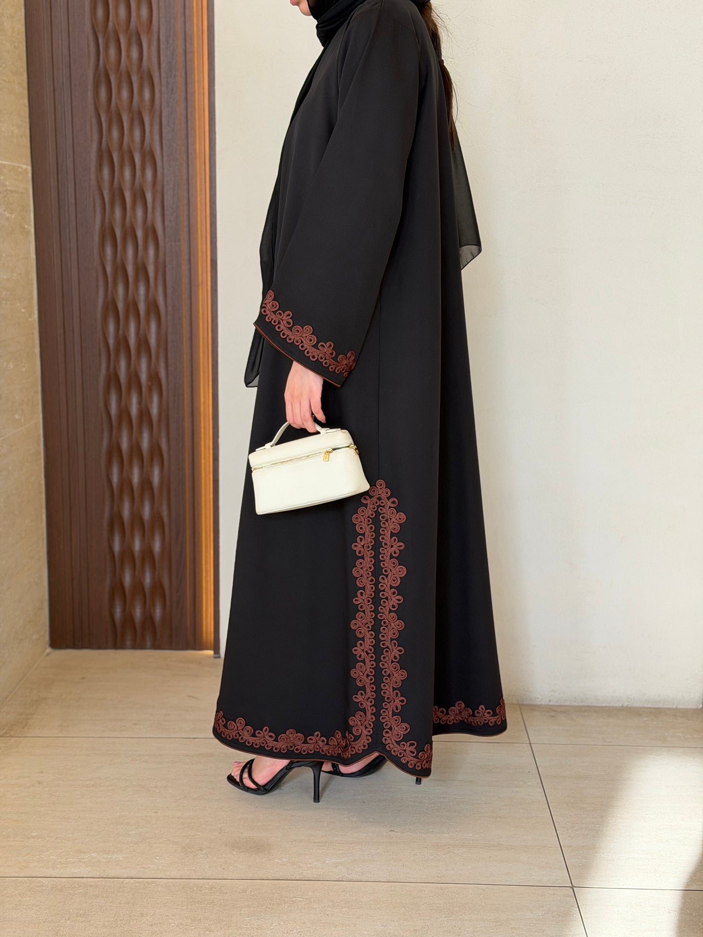 Abaya with soft brown detailing