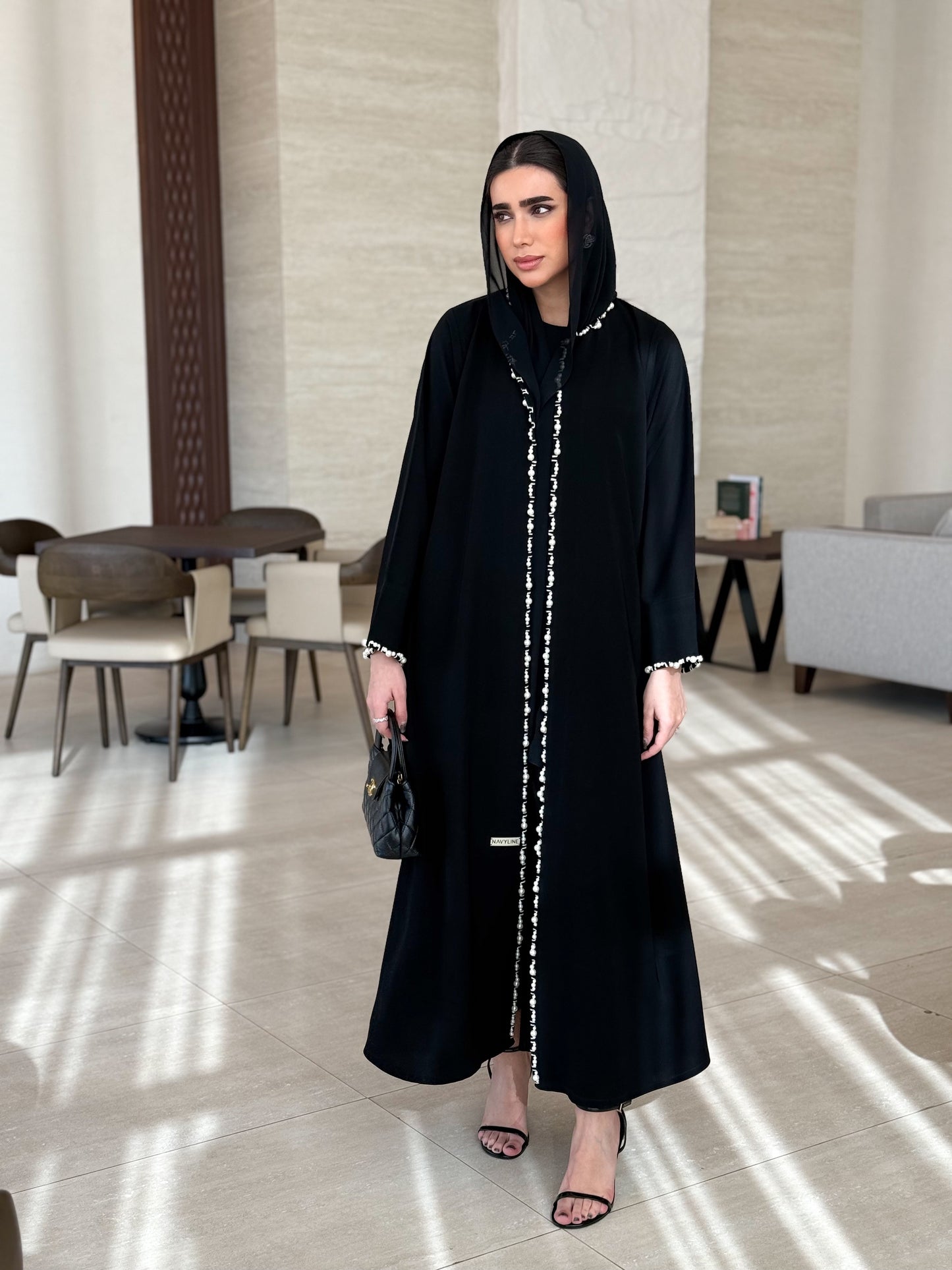 Comfortable fit abaya with soft flowing fabric