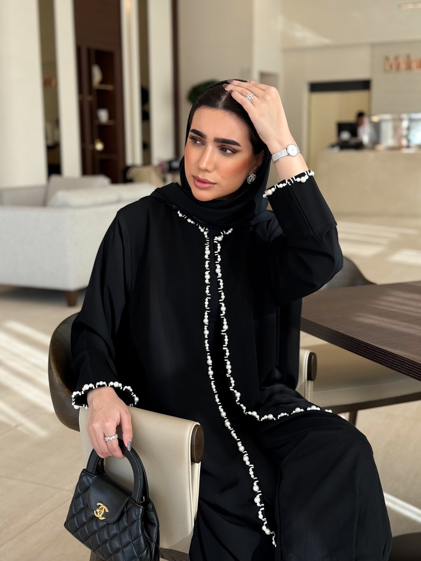 Comfortable fit abaya with soft flowing fabric