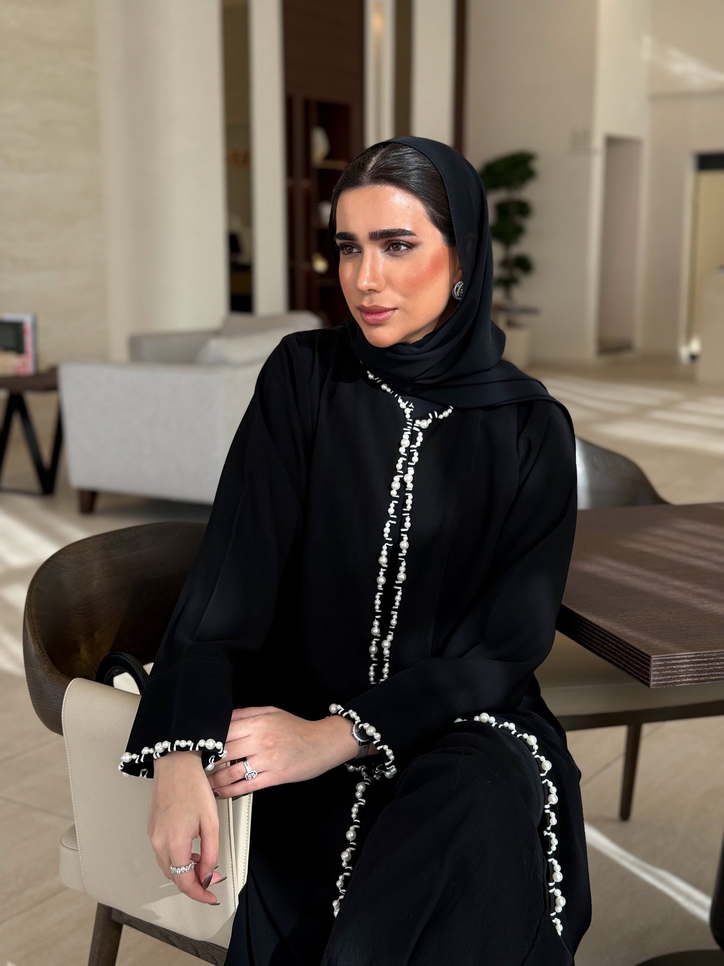 Comfortable fit abaya with soft flowing fabric
