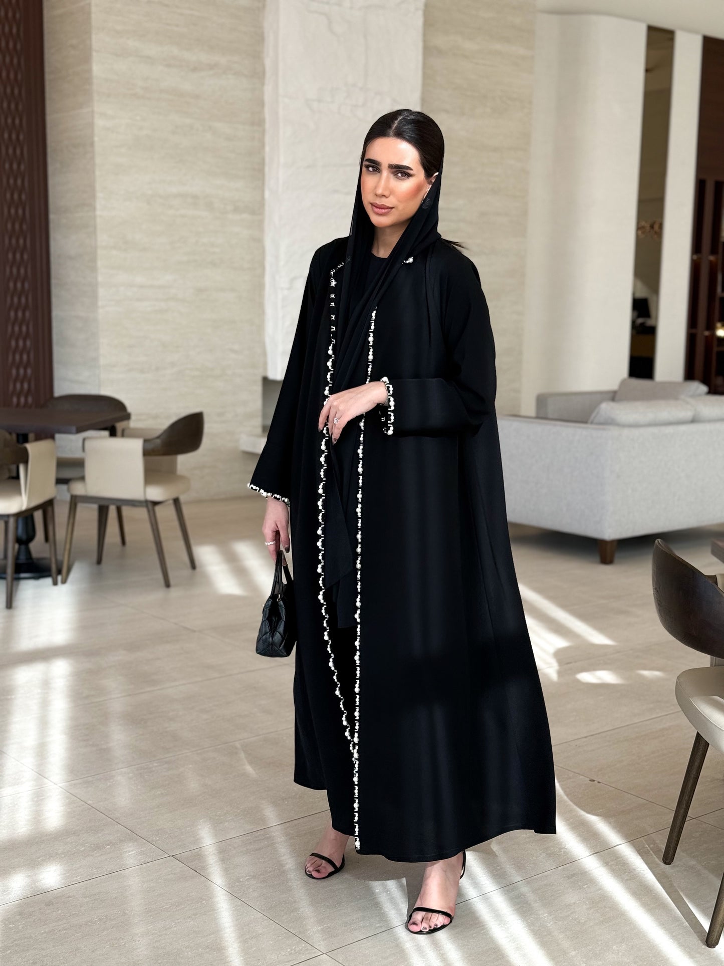 Comfortable fit abaya with soft flowing fabric