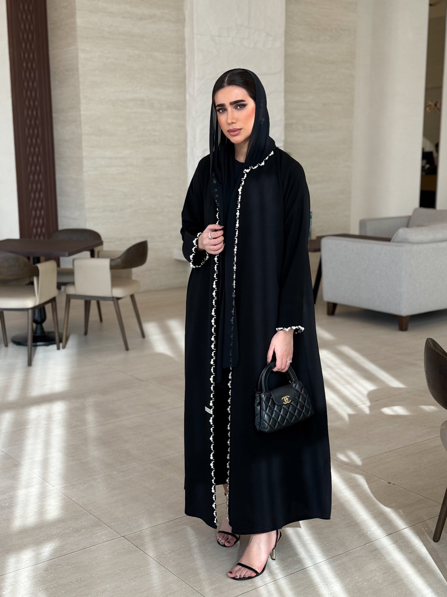 Comfortable fit abaya with soft flowing fabric