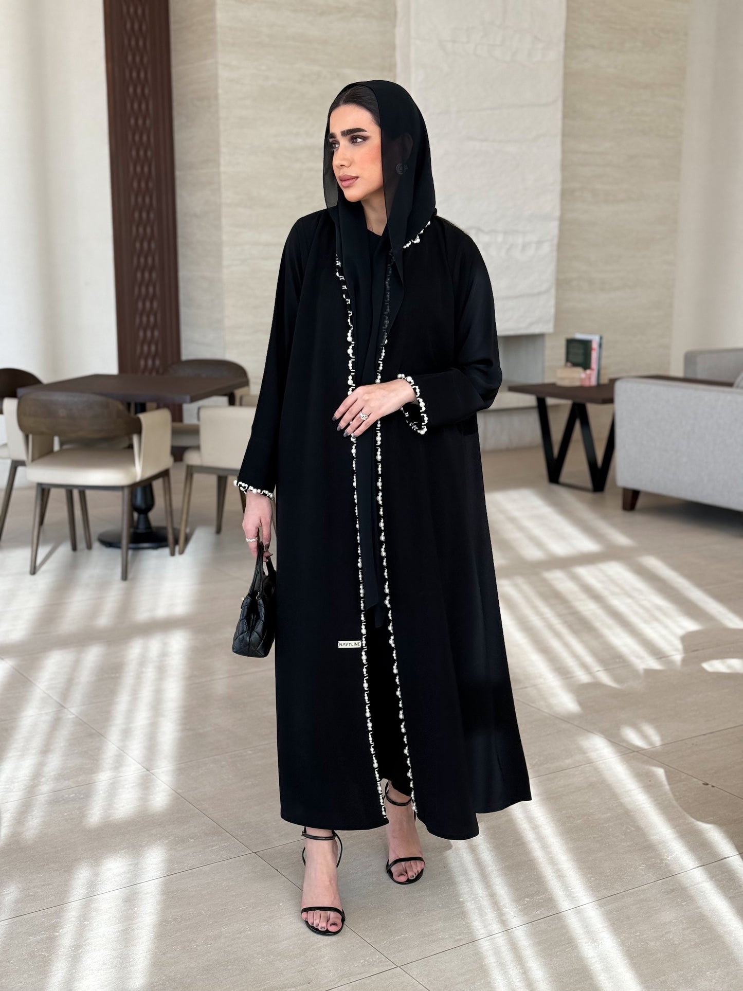 Comfortable fit abaya with soft flowing fabric