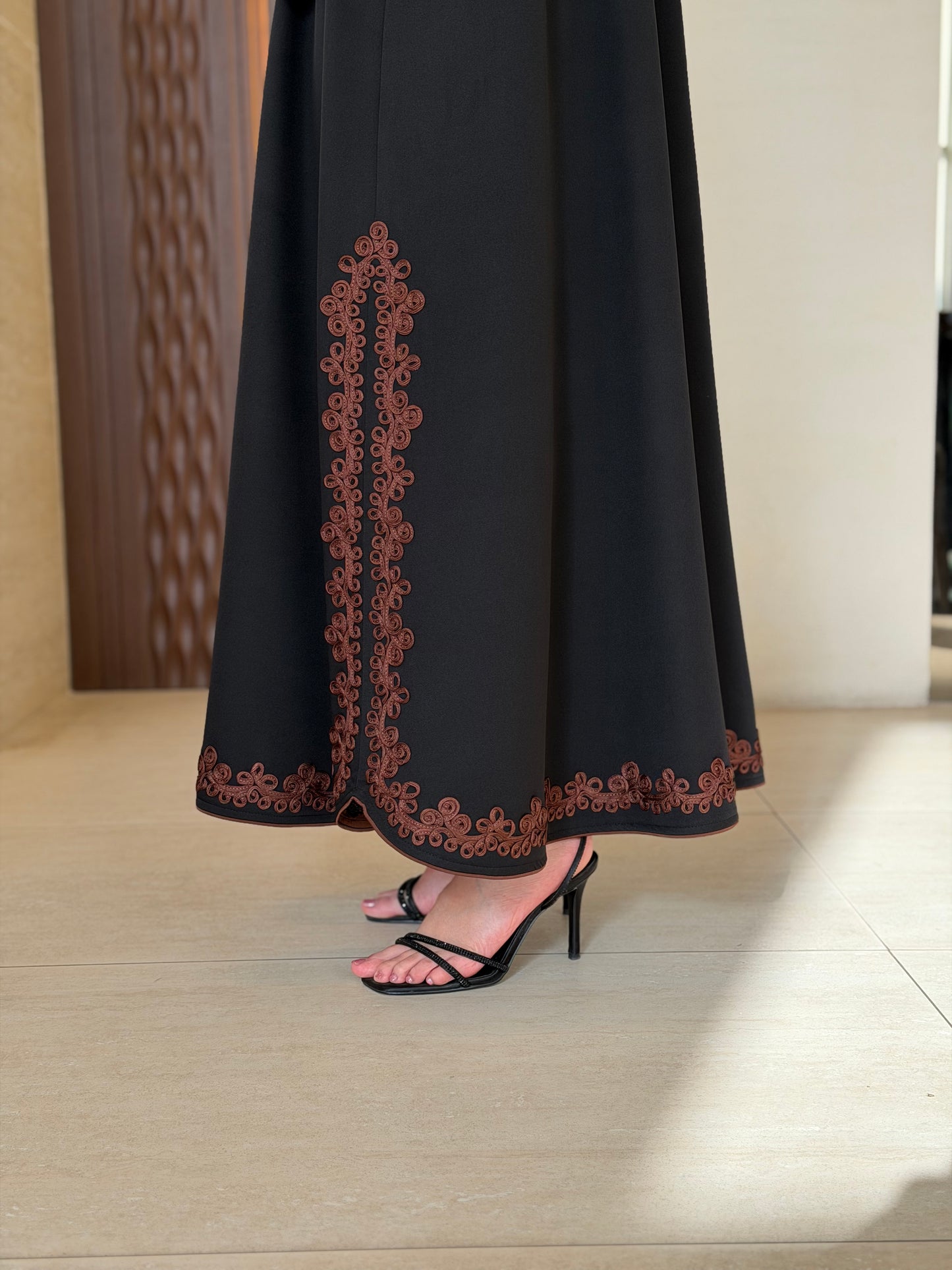 Abaya with soft brown detailing